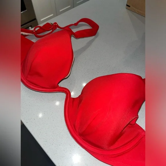 Red Bikini Top ❤️ - Picture 3 of 10